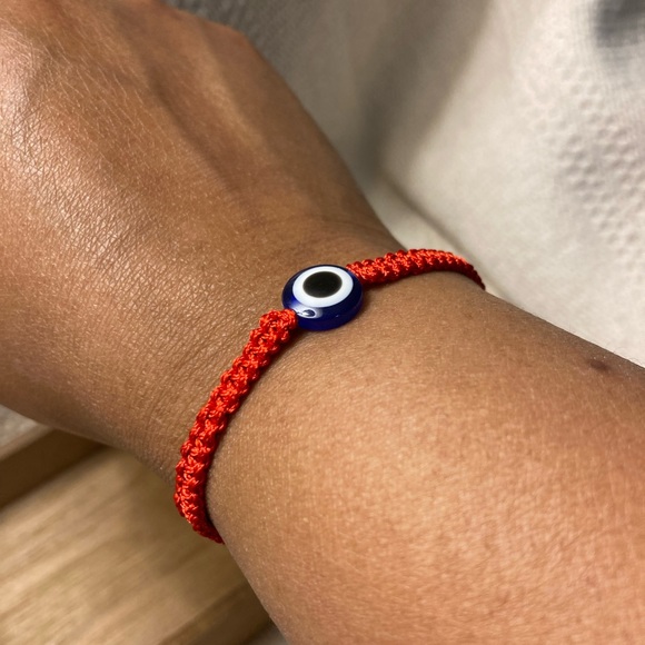 Set of three red braided bracelets - Picture 7 of 8